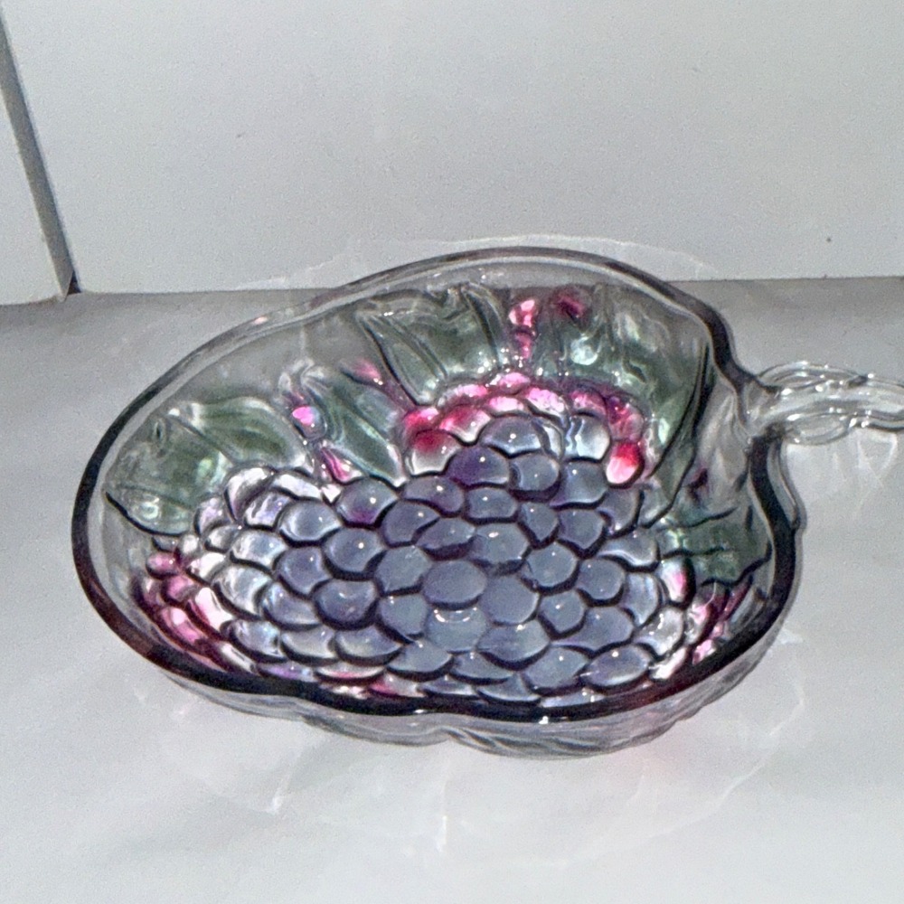 Vintage Large Indiana Glass Vineyard Grape Shaped Bowl‎ Dish Clear/Gray Purple